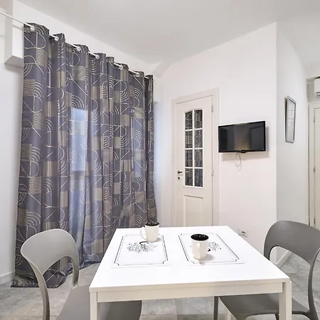 Apartment 4 Level *
