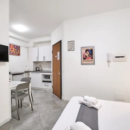 Apartment 4 Level Rome
